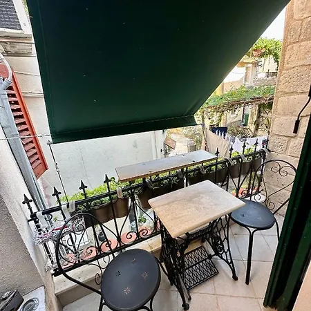 Tiny Dream - Old Town Apartment *